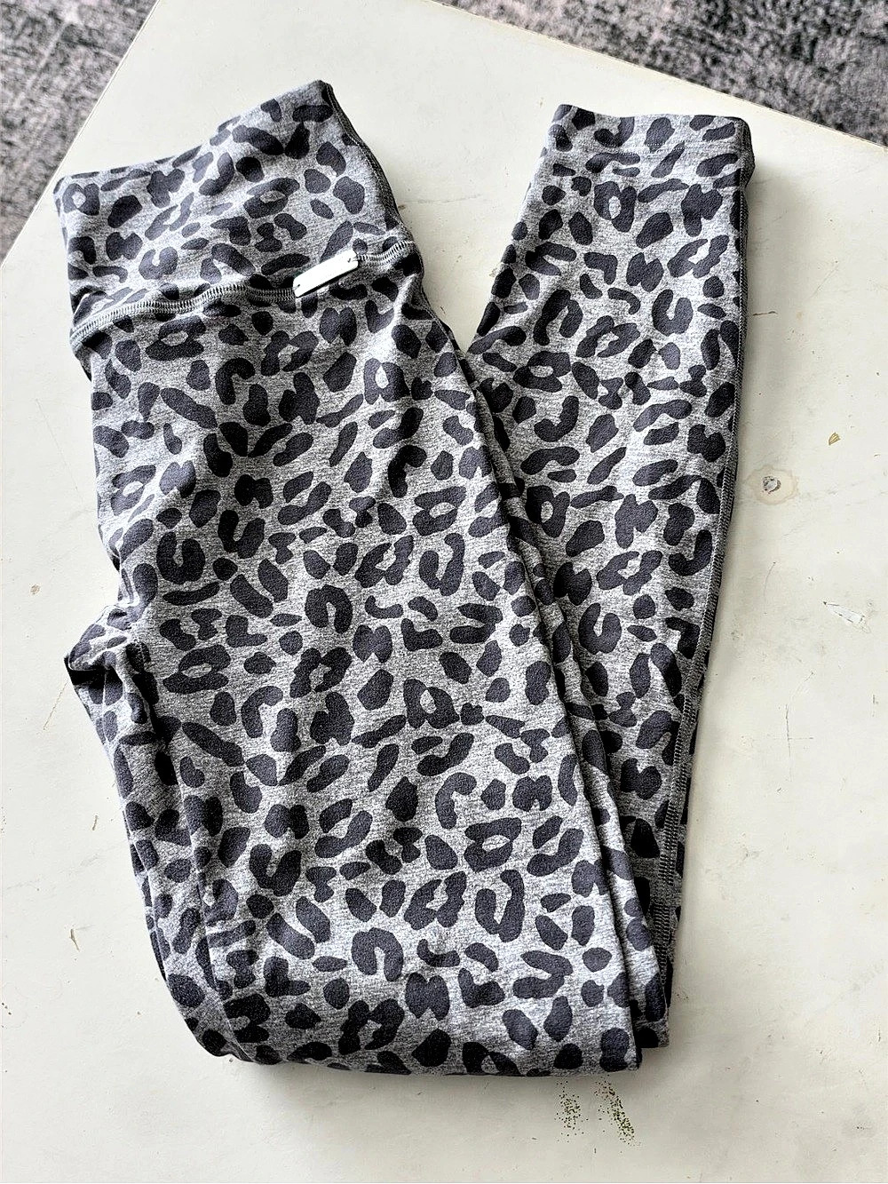 Bombshell Sportswear Lepard print XL